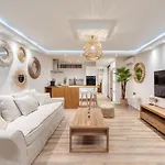 Six View - Beach Front Appartement