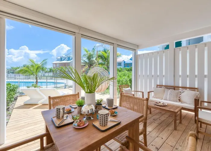 Six View - Beach Front Appartement