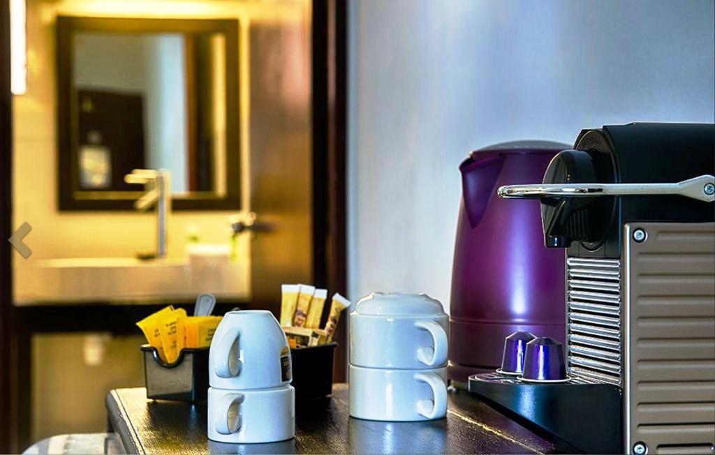Love Hotel