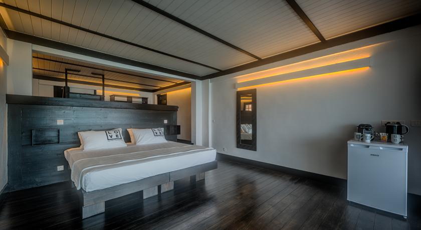 Love Hotel 3*