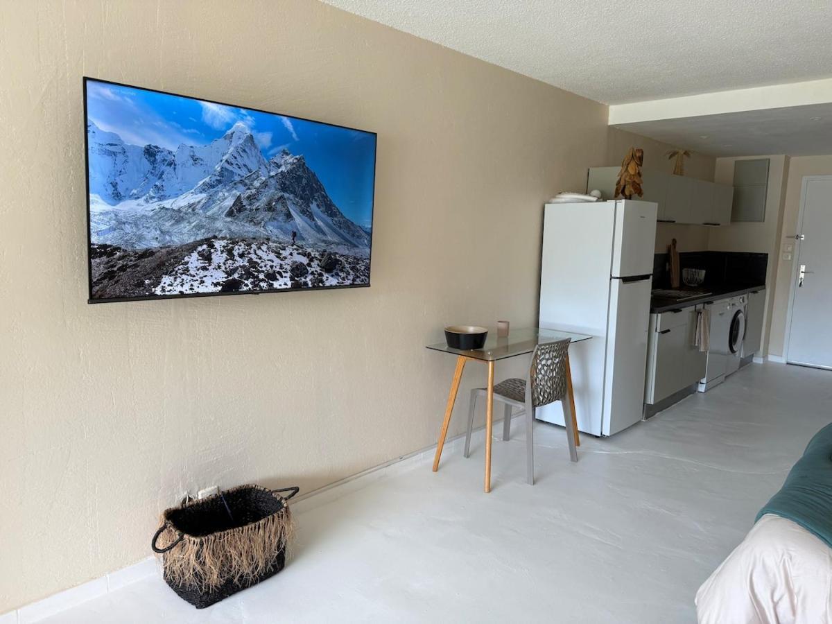 Cosy Avec Piscine Apartment *