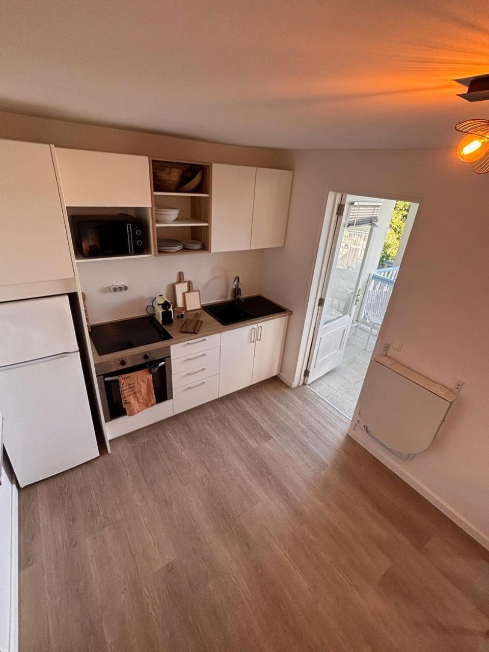 Vue Avec Piscine Appartement