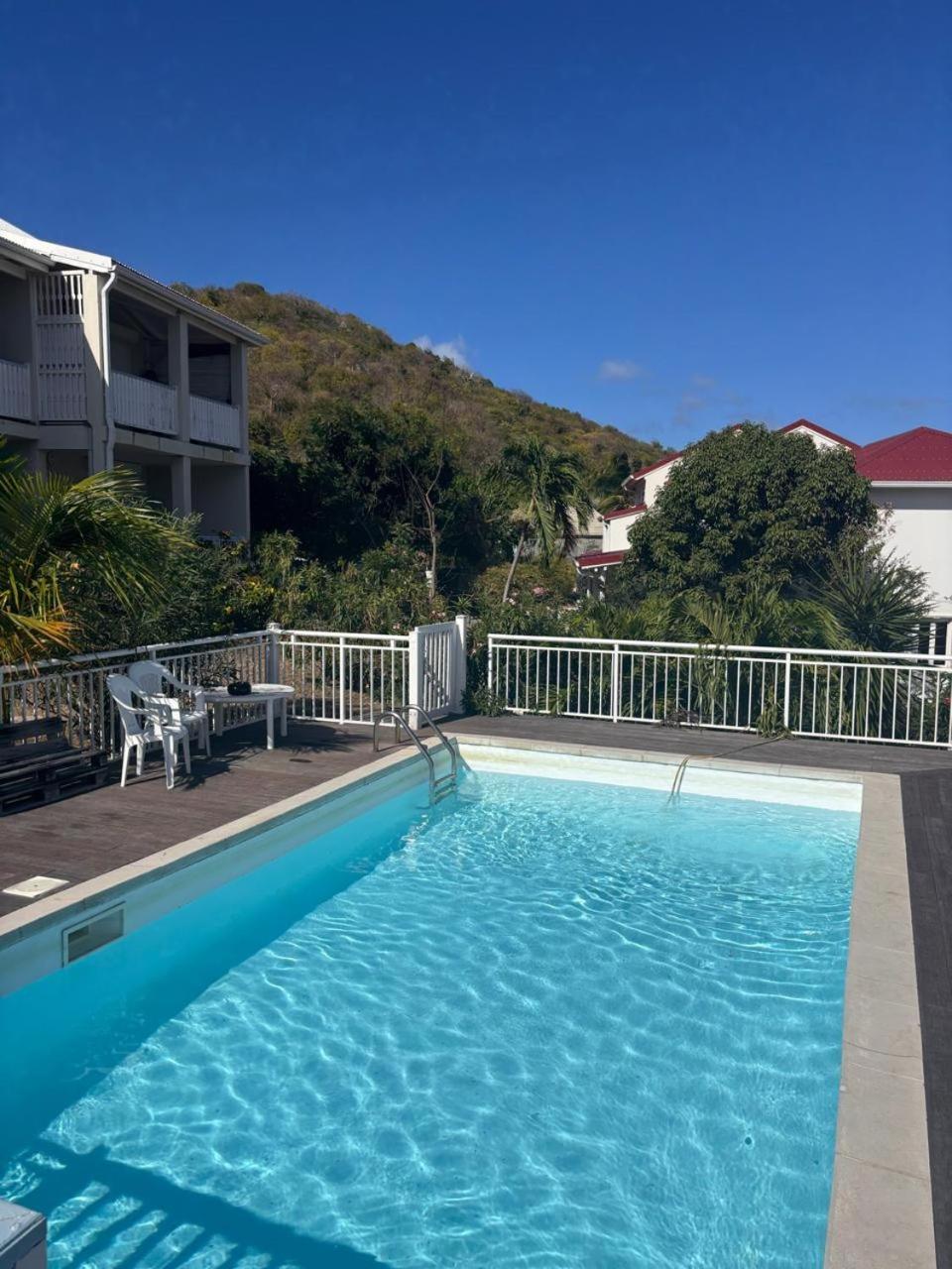 Vue Avec Piscine Appartement *