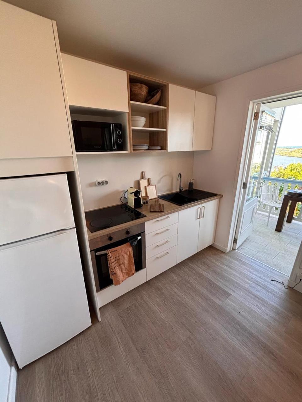 Vue Avec Piscine Appartement *