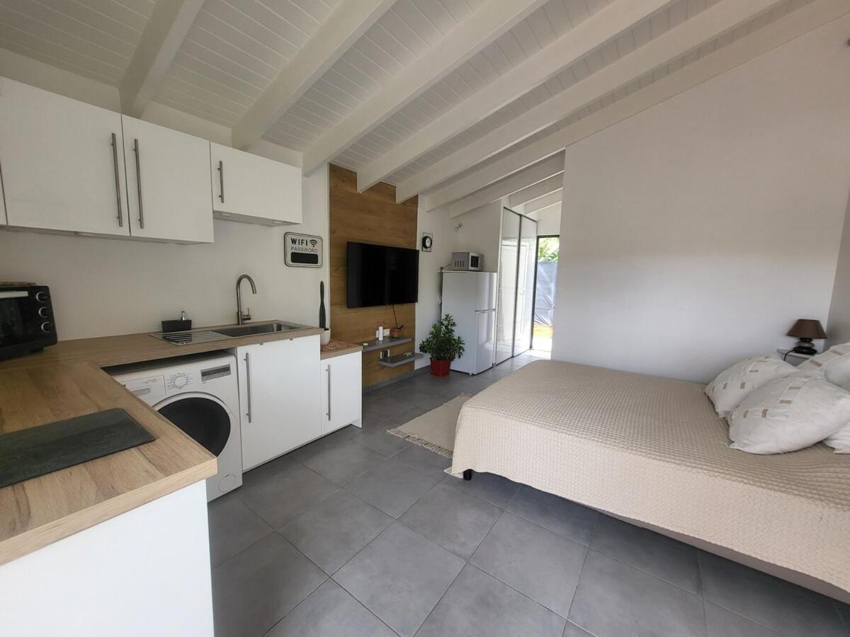 Ici, T'es Ailleurs Apartment *
