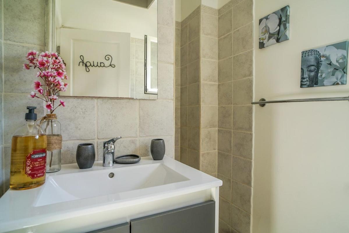 Cosy Seaview Oyster Pond Villa *