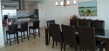 The Cliff At Cupecoy Beach Hotel 3*