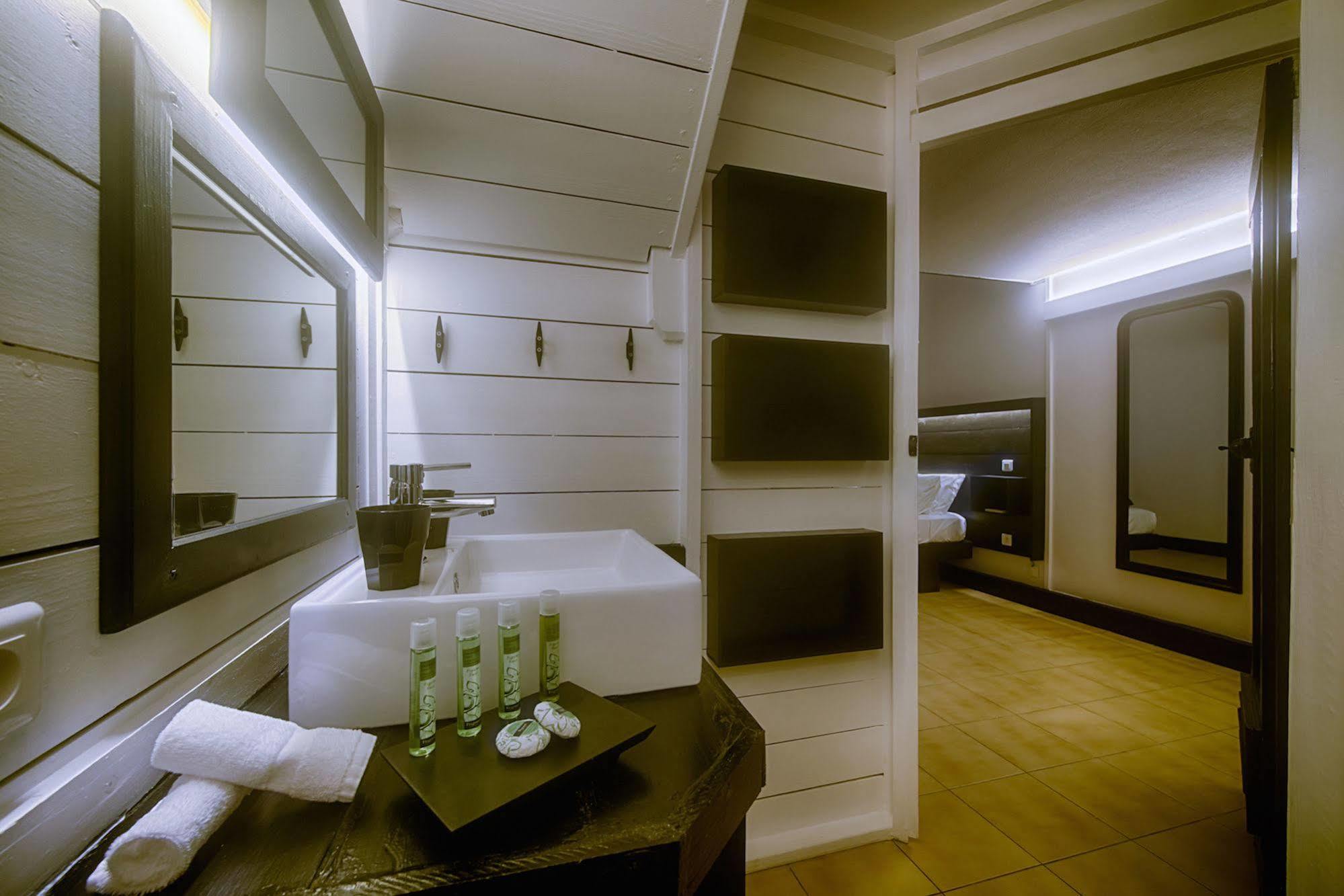 Love Hotel Saint Martin