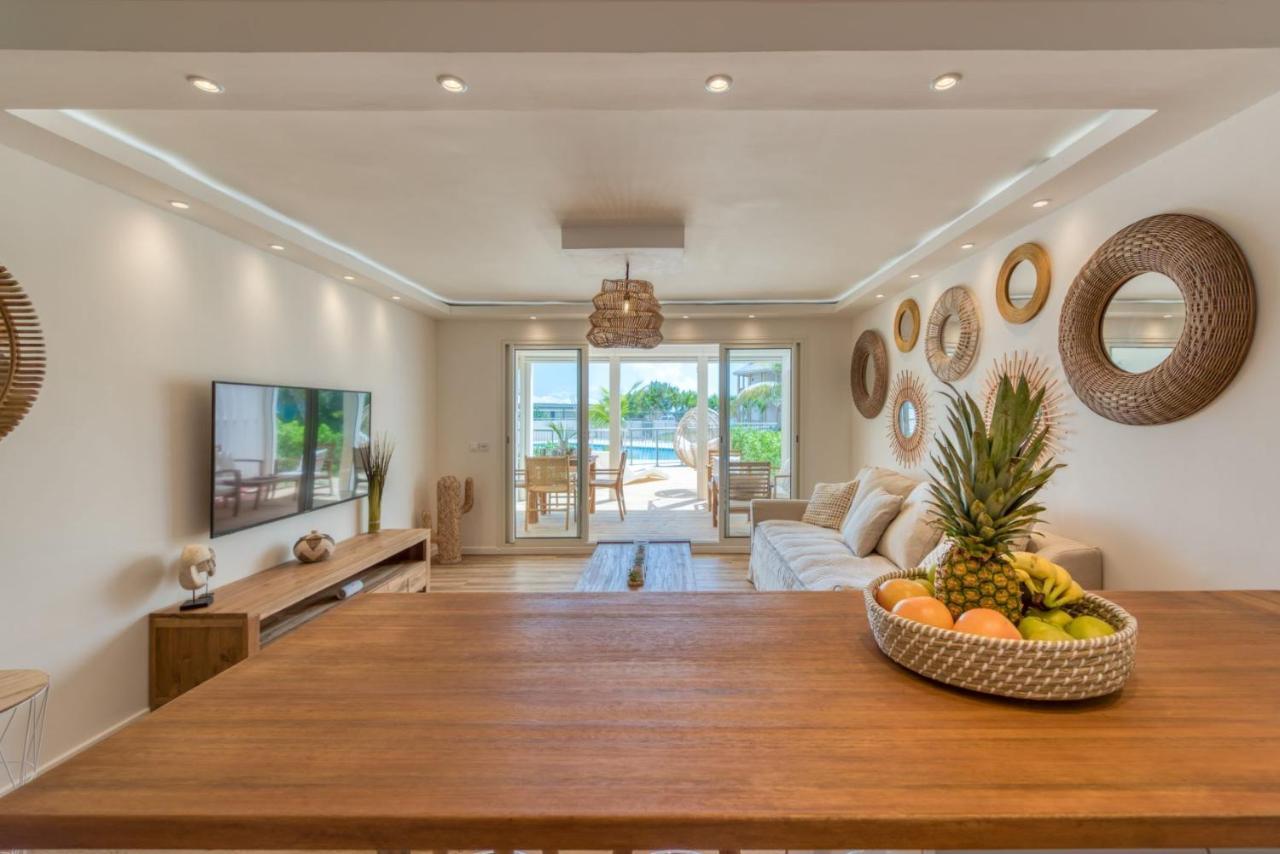 Six View - Beach Front Apartment *