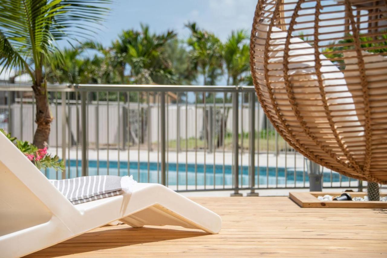 Six View - Beach Front Apartment