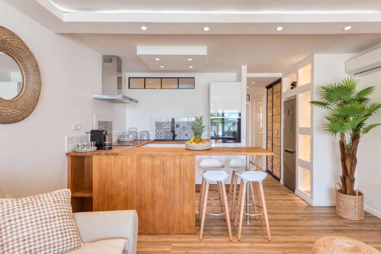 Six View - Beach Front Apartment *