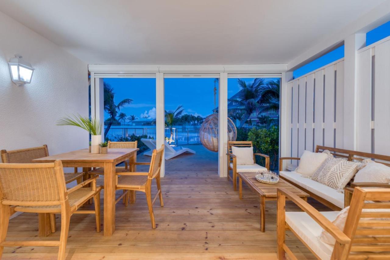 Six View - Beach Front Apartment