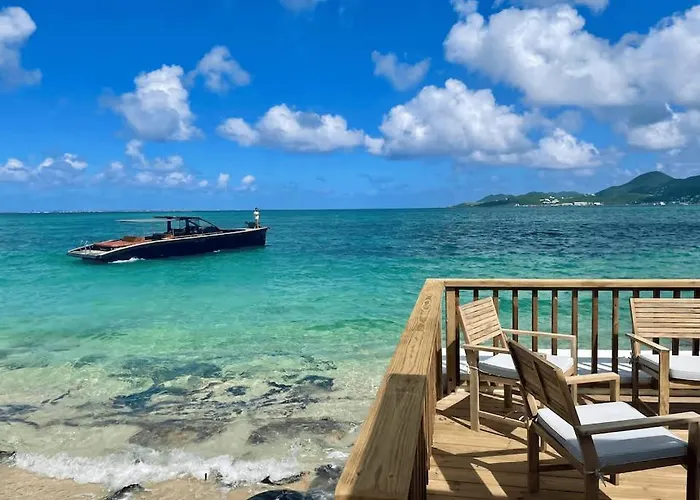 La Plage Bleue, Les Pieds Dans L\'Eau Avec Piscine