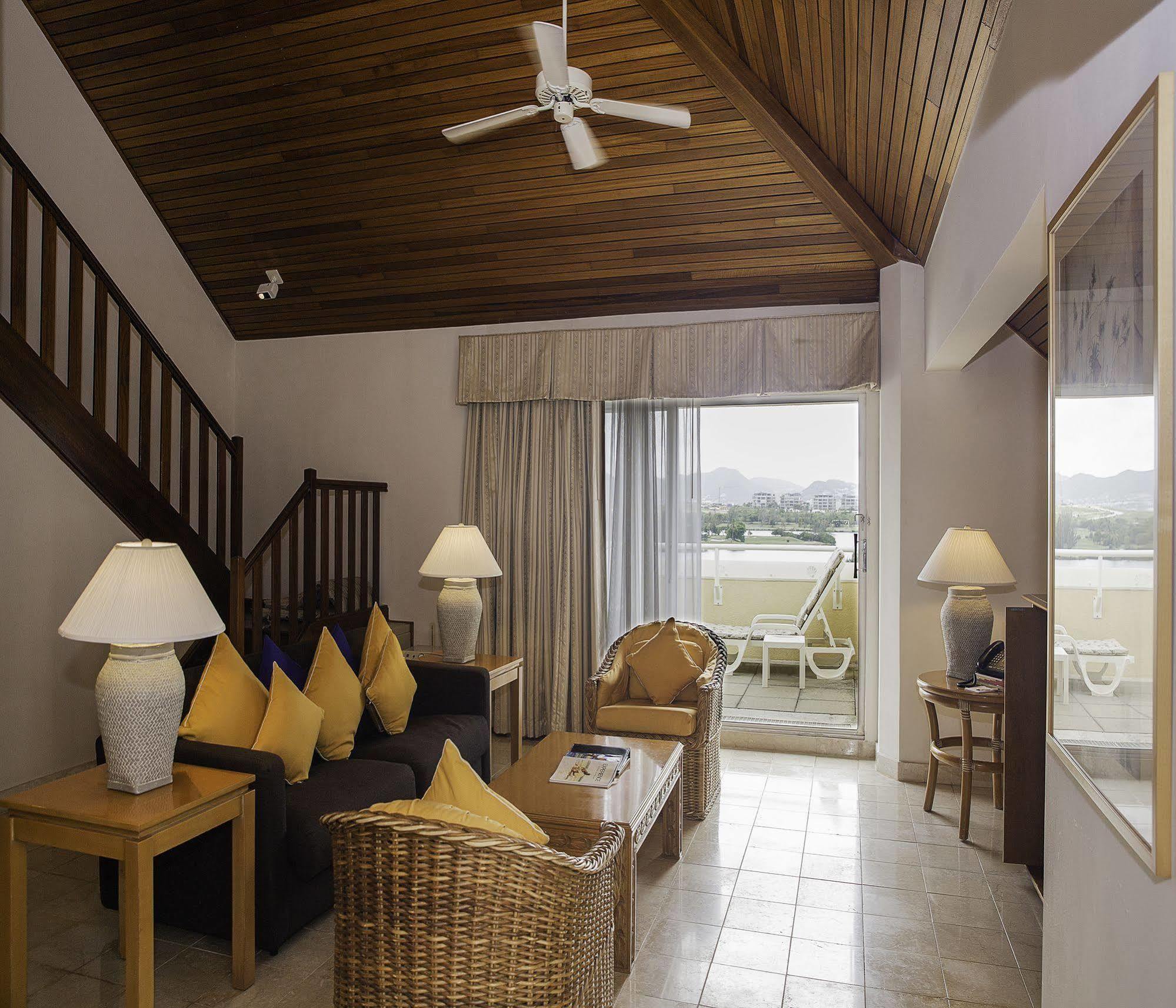 The Towers At Mullet Bay Aparthotel Saint Martin