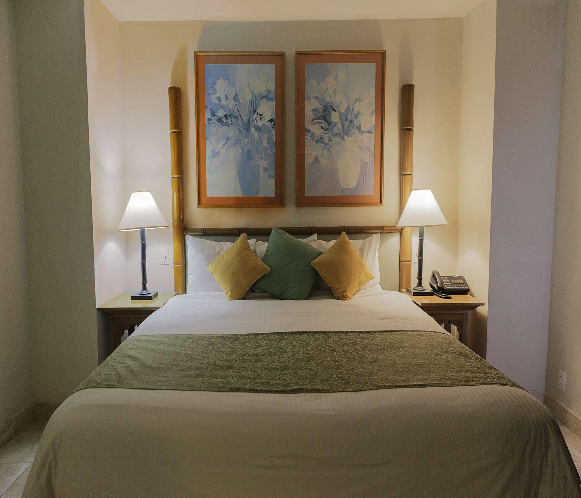 The Towers At Mullet Bay 3* Saint Martin