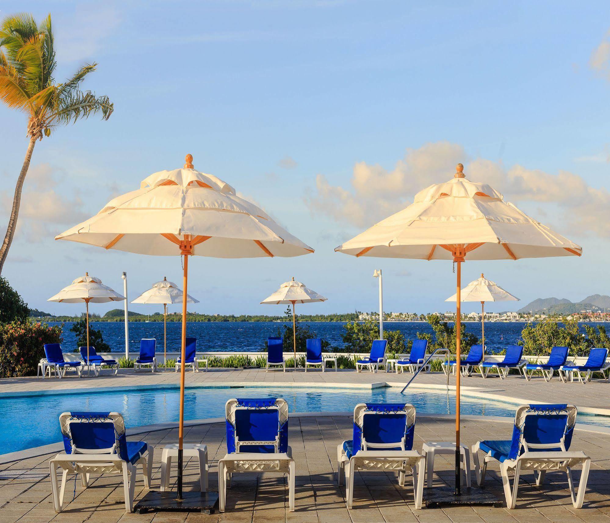 Aparthotel The Towers At Mullet Bay 3*