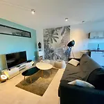 Apartment In Residence With Pool