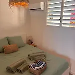 Charmant Studio Vue Mer Avec Piscine