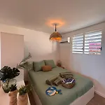 Charmant Studio Vue Mer Avec Piscine
