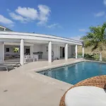 Villa Venus, 4 Bdr With View!