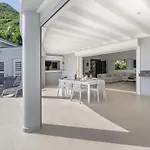 Villa Venus, 4 Bdr With View!