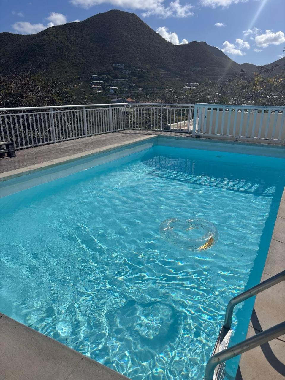 Vue Avec Piscine Cul de Sac
