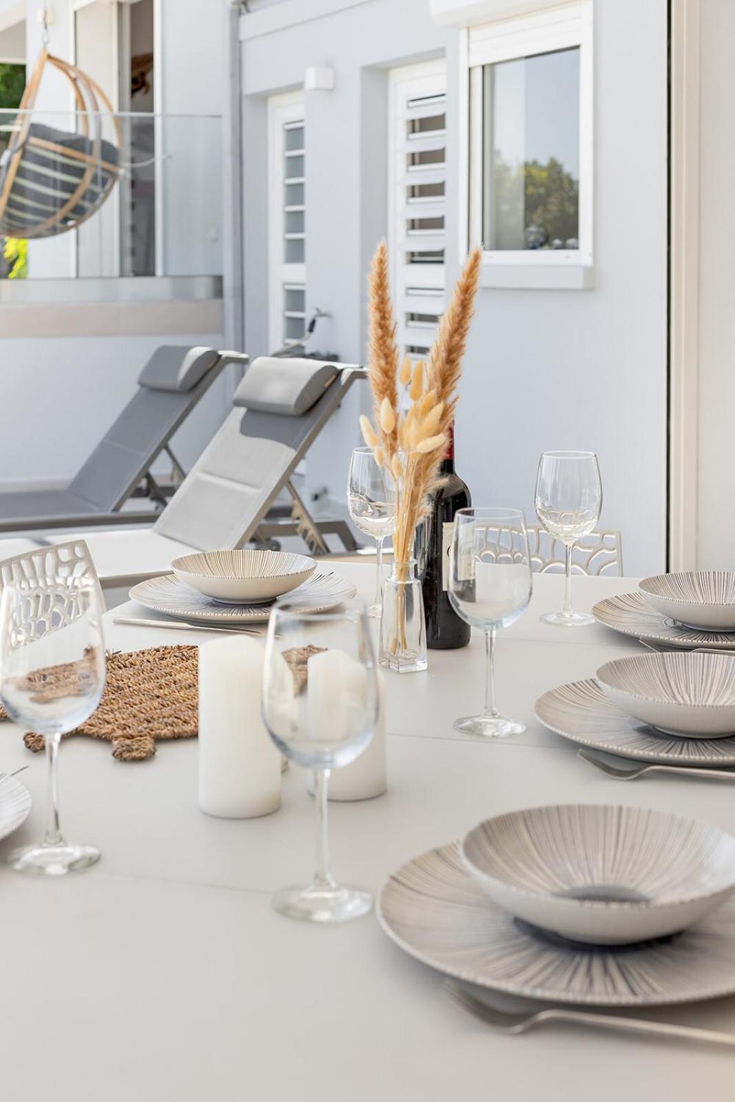 Venus, 4 Bdr With View! Villa