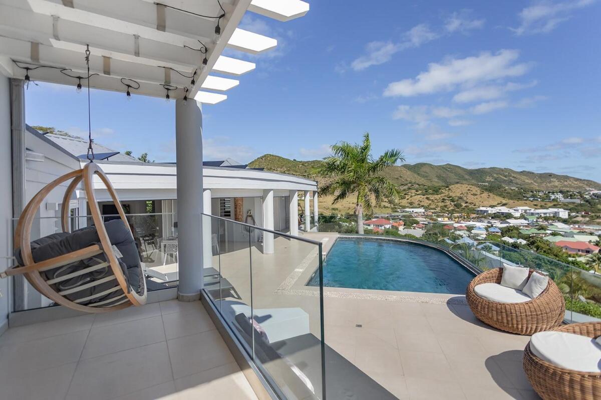 Venus, 4 Bdr With View! Villa Cul de Sac