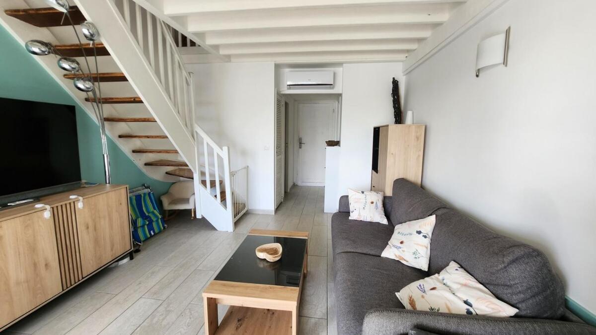 Coconest - Duplex On The Baie Nettle