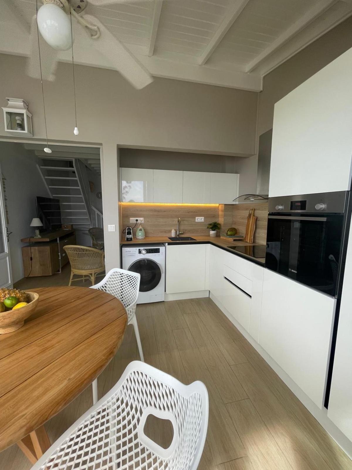 1 Chambre, Piscine & Plage, Proche Aeroport * Baie Nettle
