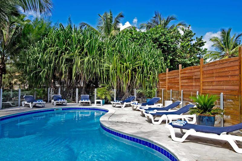 Blue Bay Beach Hotel