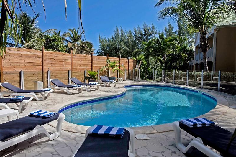 Blue Bay Beach 3*