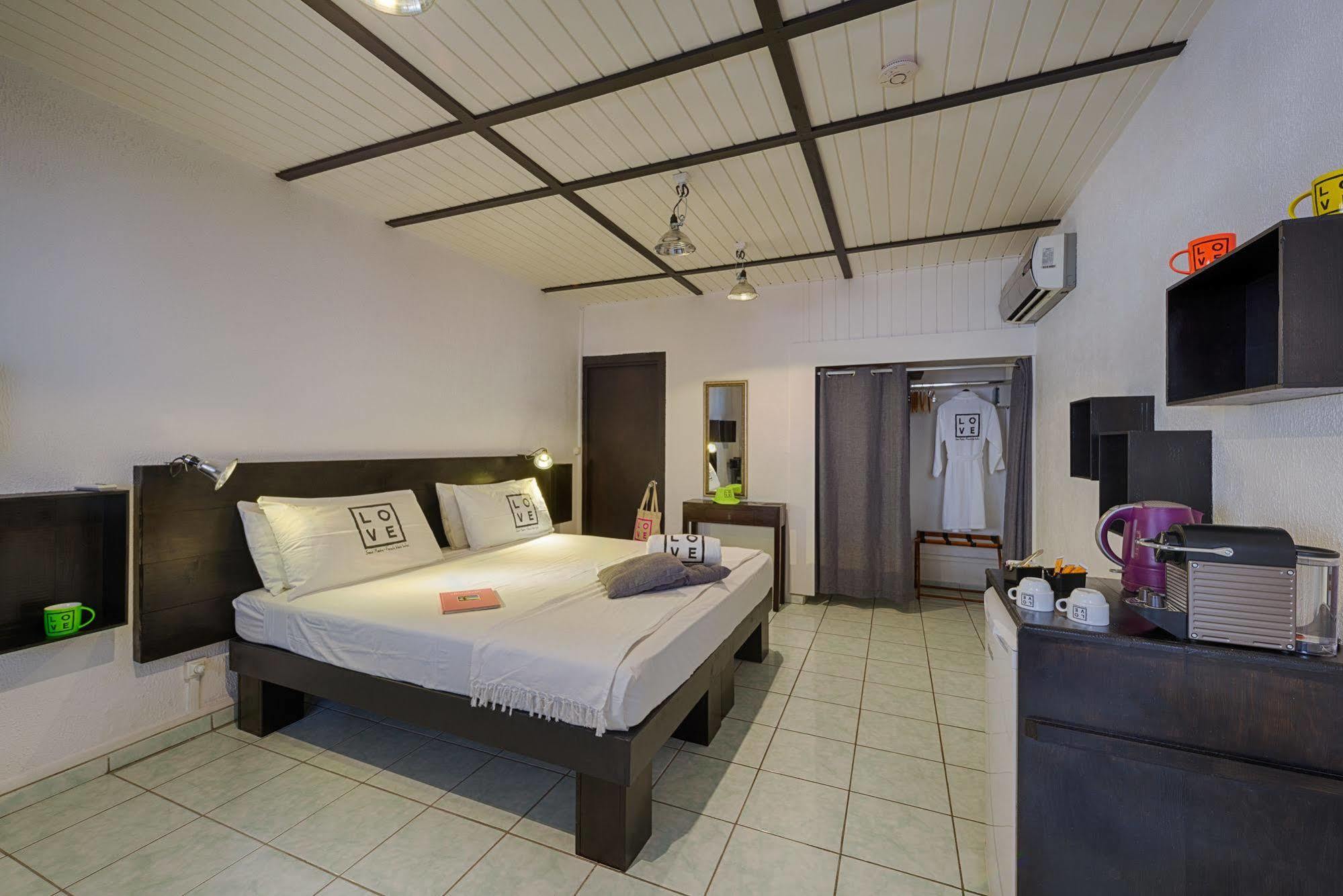 Love Hotel