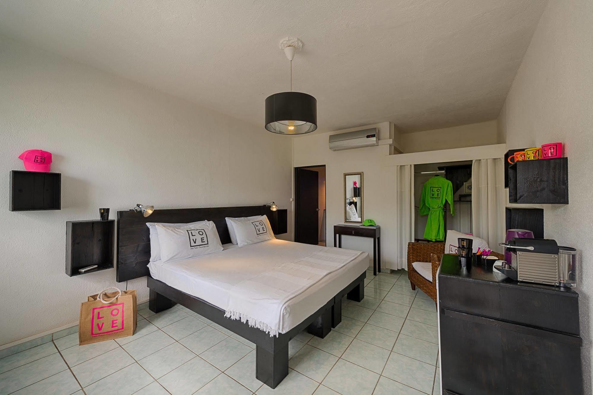 Love Hotel Saint Martin
