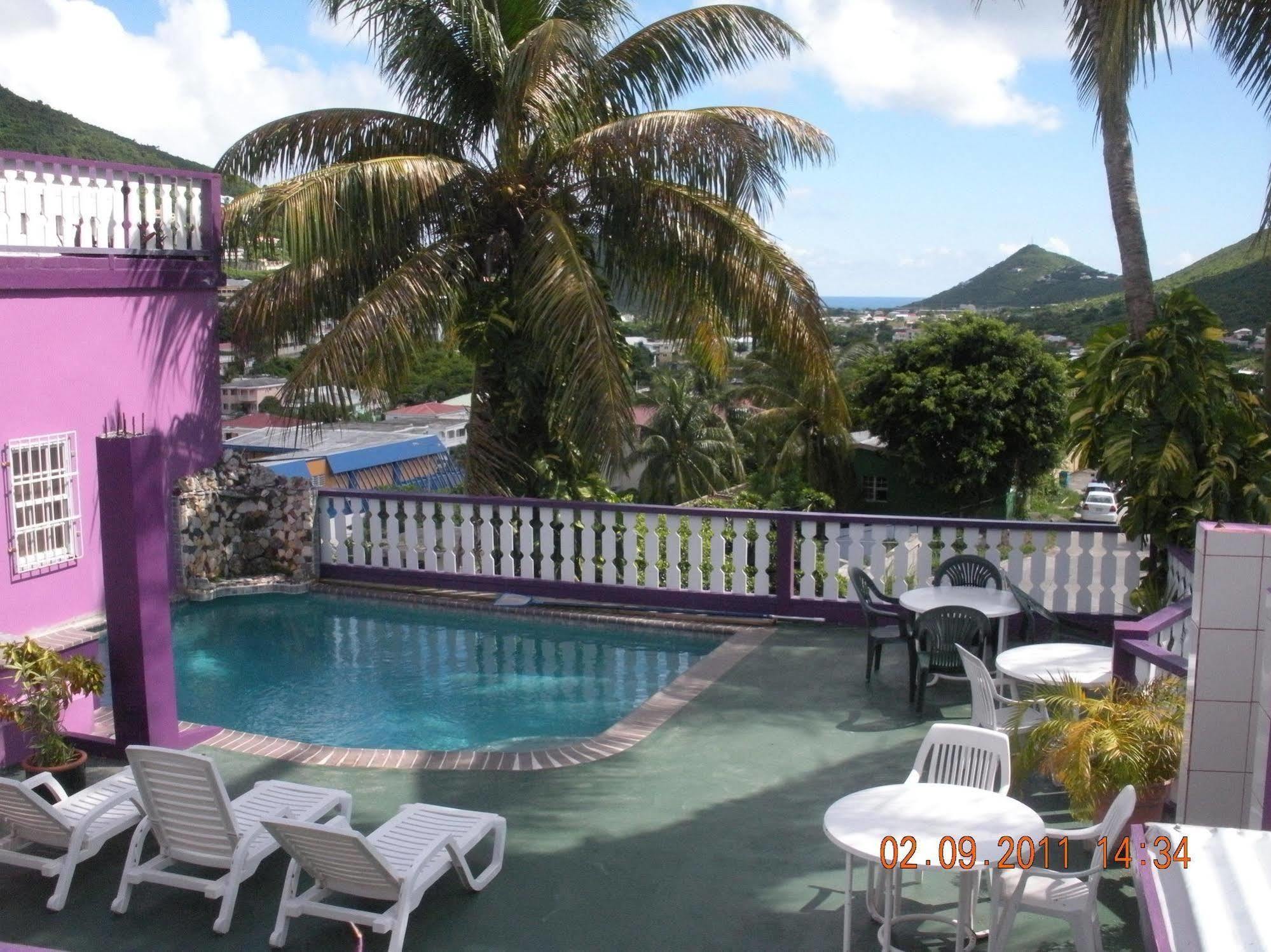 Paula's Country Hotel