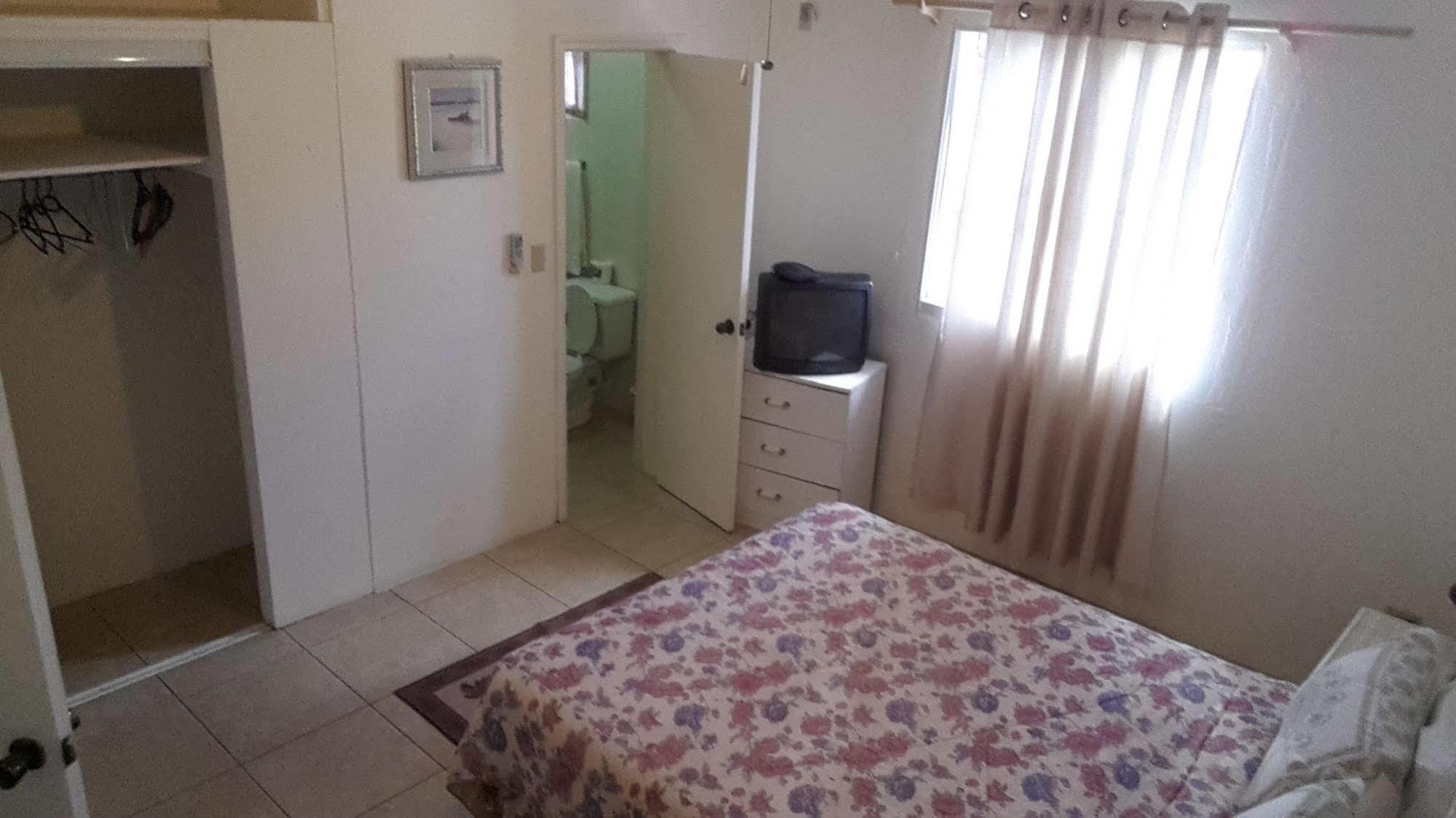 Paula's Country Hotel